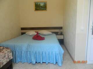 Гостиница Guest House Kovcheg Анапа Cемейный номер с собственной ванной комнатой-2
